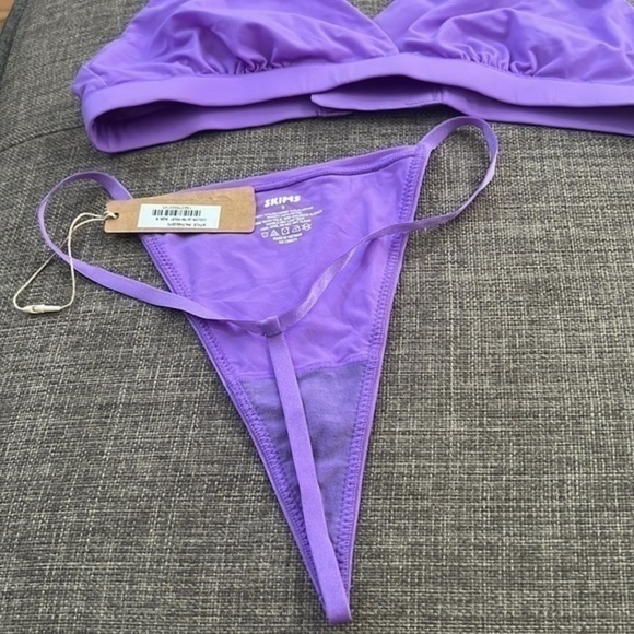Skims Micro Thong & Crossover Triangle Bralette Set - Picture 4 of 6